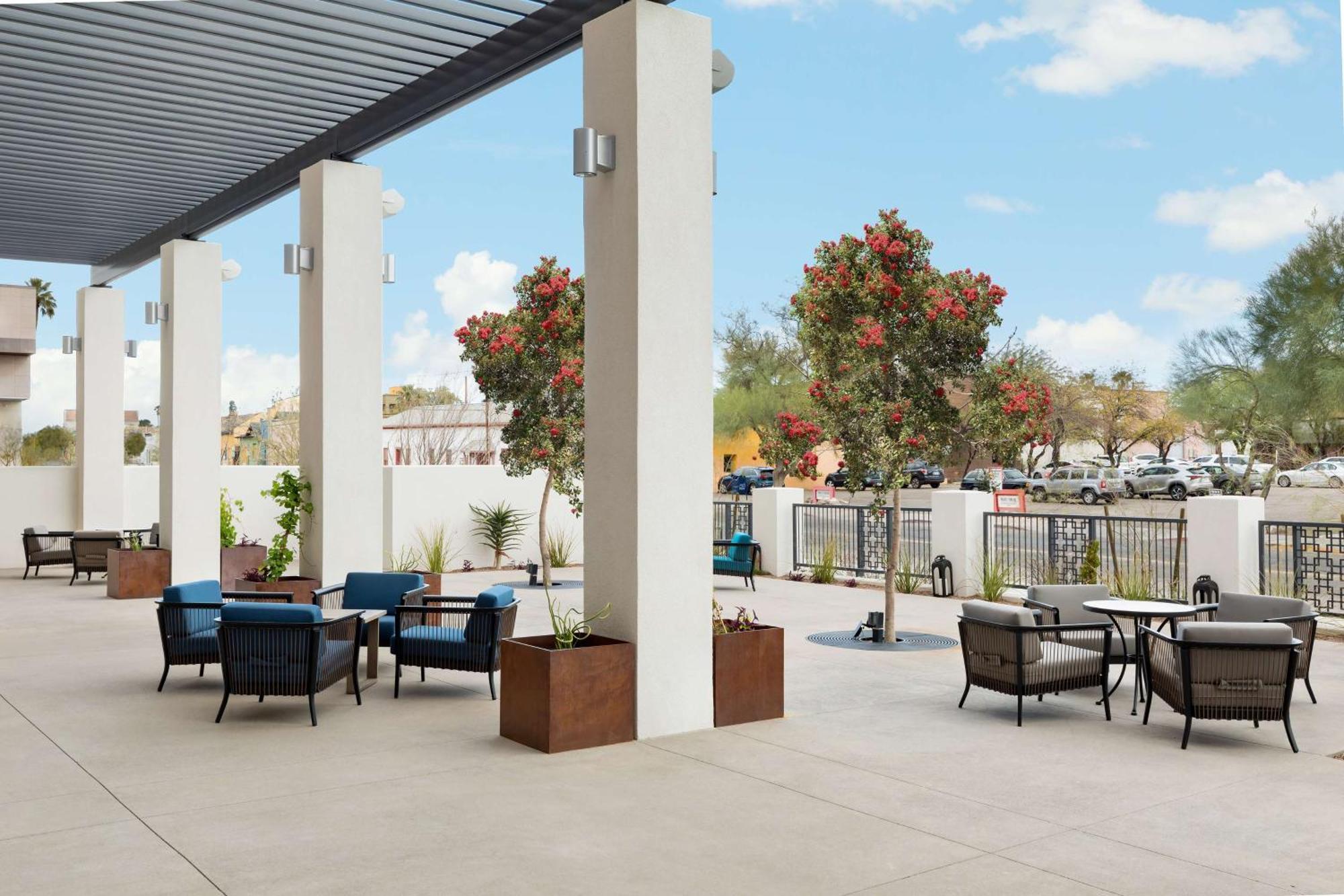 Doubletree By Hilton Tucson Downtown Convention Center Hotel Bagian luar foto