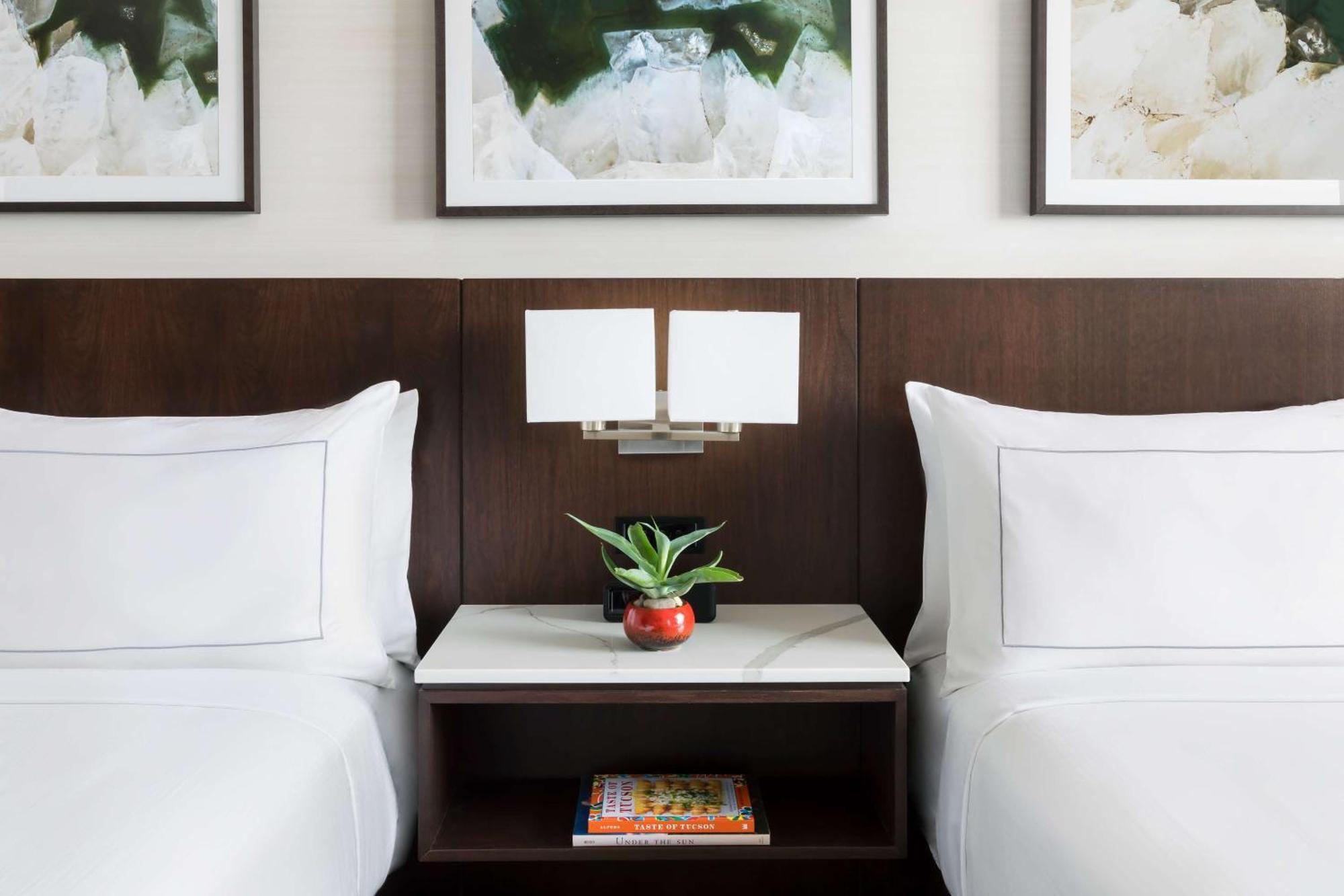 Doubletree By Hilton Tucson Downtown Convention Center Hotel Bagian luar foto