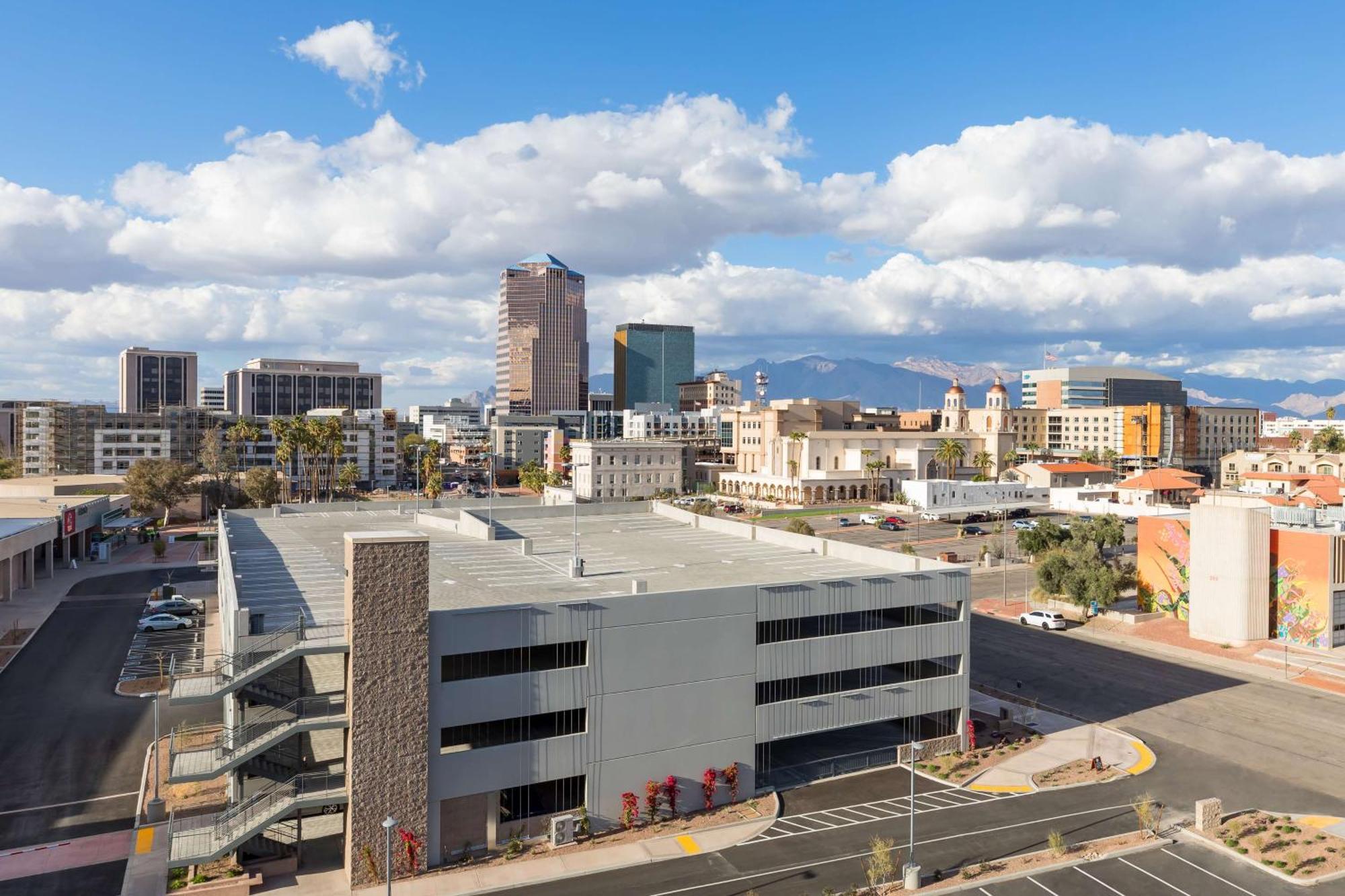 Doubletree By Hilton Tucson Downtown Convention Center Hotel Bagian luar foto